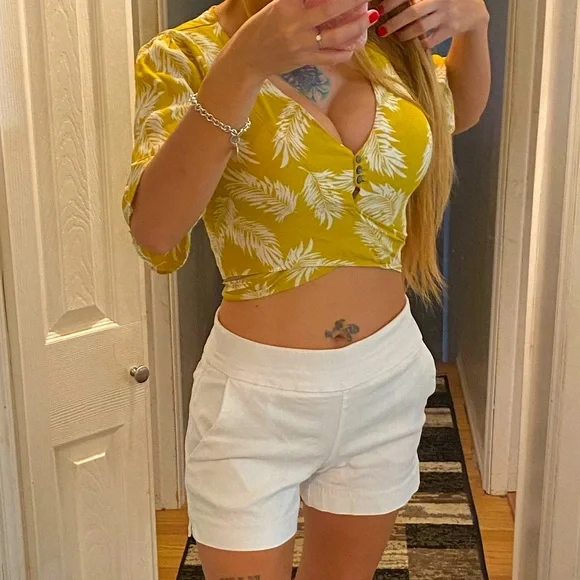 SOLD SOLD SOLD Palm print🏝 wrap crop small top - Picture 5 of 9